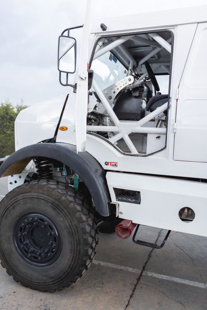 Camion Prototipo Mercedes UNIMOG 4X4 - TH-Trucks puerta