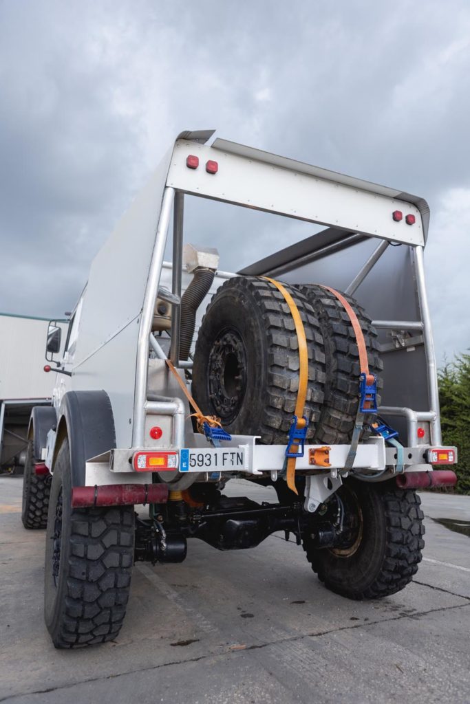Camion Prototipo Mercedes UNIMOG 4X4 - TH-Trucks trasera